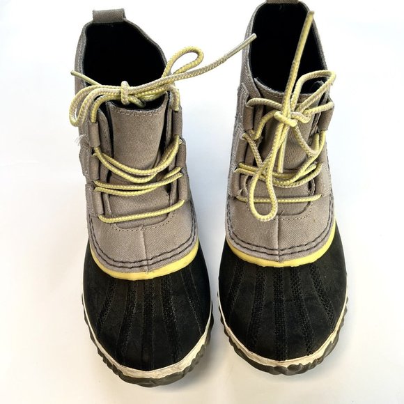 Sorel Size 7 Out n About Rain Boots Zest/Dove Patent Leather Vulcanized Rubber - Picture 2 of 9